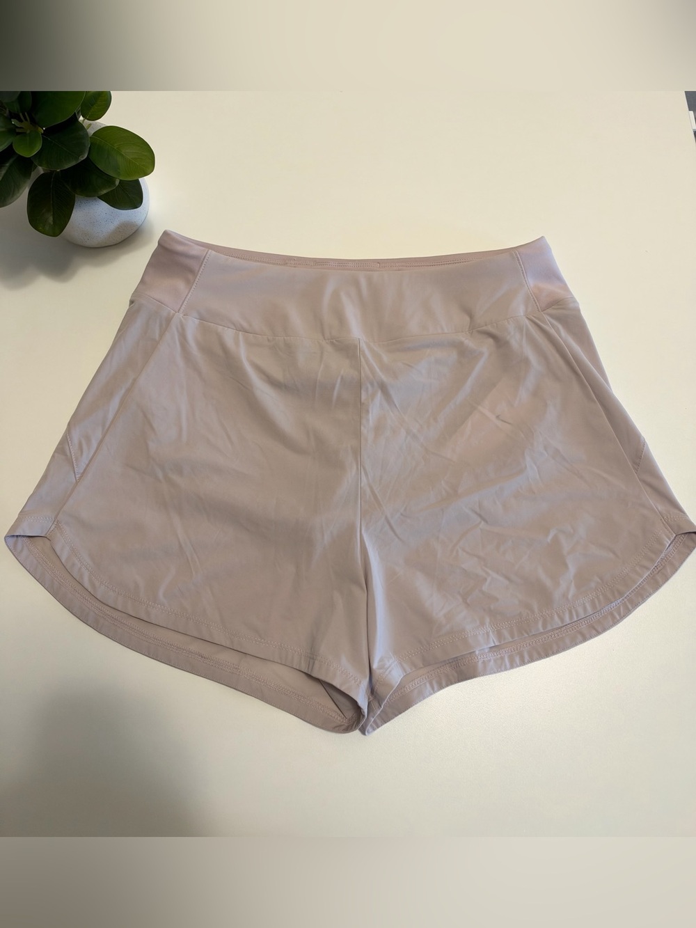 Nike Bliss Dri-FIT Women's Training Shorts Light Mauve Purple NWT Size M Medium